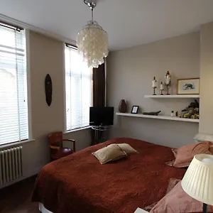 One Room 3*, Oostende België